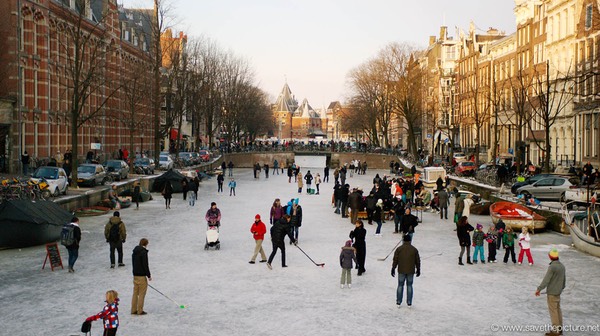 Amsterdam frozen canals, ice hockey