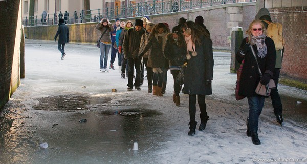 Amsterdam frozen canals, shortcut