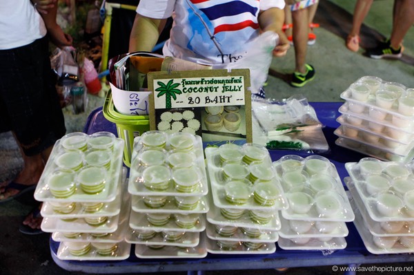 Koh Samui, Lamai night market coconut jelly