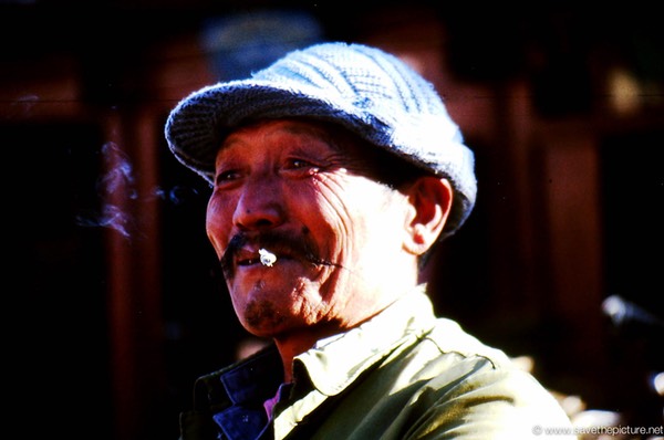 Naxi Man smoking Lijiang