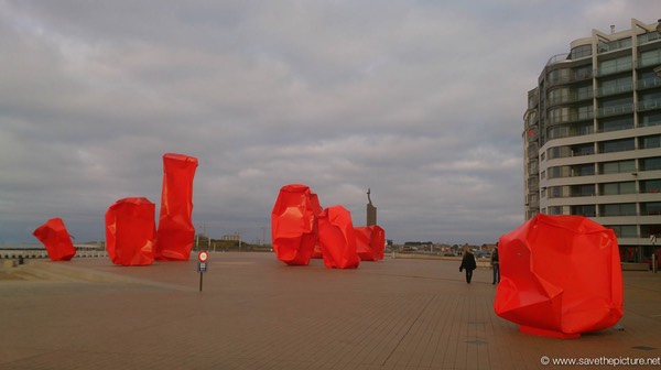 Ostend Art in Red onthe boulevard