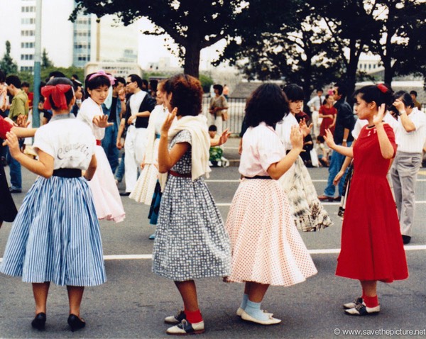 Tokyo Yoyogi park dance girls