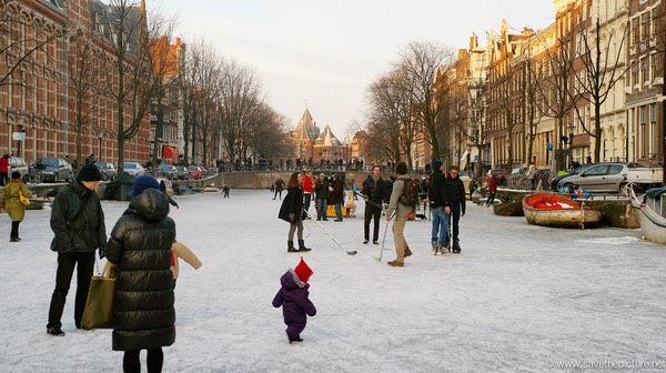 Amsterdam frozen canals, De waag