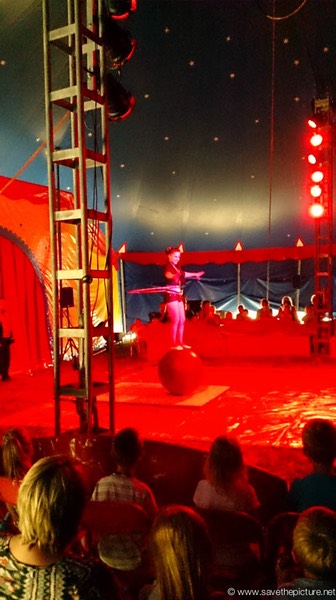 Balance in red, holahoop