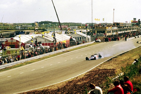 Crash Derek Day, Formula 1 car racing at Zandvoort Netherlands 