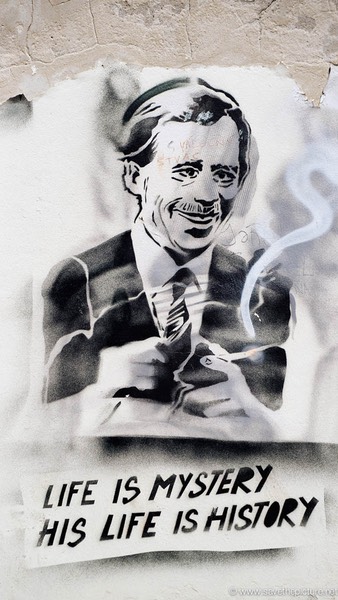 Vaclav Havel smoking